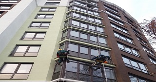 Установка крыши на балкон Валуйки цена от 1034 руб. м/2.